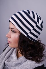 Chapeaux de femmes pour les jeunes. Bande.485131105 485131105 photo