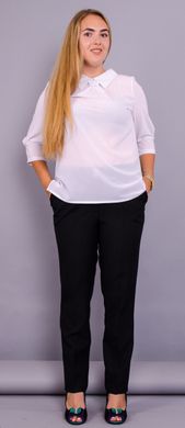 Una elegante blusa femenina de tamaños más. Blanco.485130786 485130786 photo